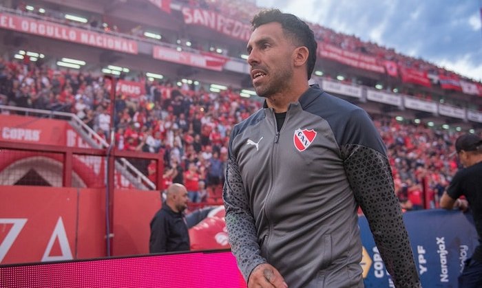 Independiente se ulevilo, jeho hvězdný trenér Tévez je zpět z nemocnice a k tréninku se vrátí po krátkém odpočinku