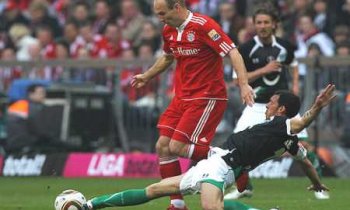 Bayern koncertoval a opět předstihl Schalke
