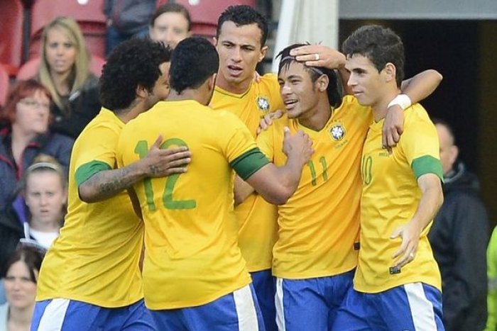 Neymar se blýskl hattrickem, Francouzi přejeli "Oranjes"