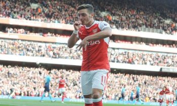 Osm nejzajímavějších momentů Özila v londýnském Arsenalu