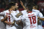 Sevilla vyřadila United, dál jde i AS Řím