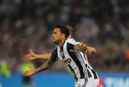 Alves má nakročeno do Anglie, bude Juventus proti?