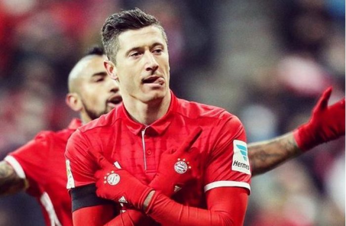 Kupte v zimě útočníka, prosí vedení Bayernu Lewandowski, jenž vše nechce táhnout sám