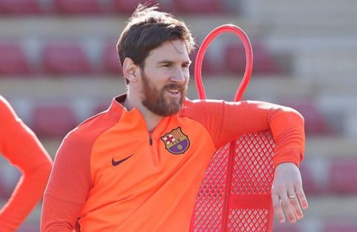 Messi tu věčně nebude. Koupí Barcelona hvězdu Premier League?