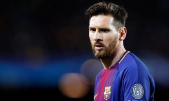 Barcelona se dostala do čela tabulky, ale zaplatila krutou daň. Messi si El Clásico nezahraje