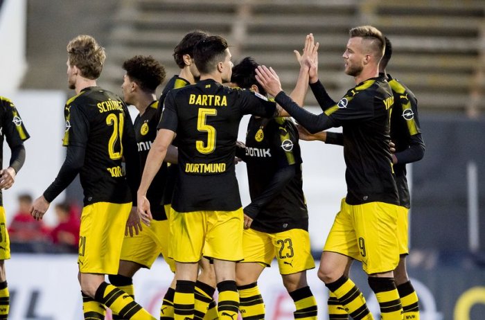 Dortmund v lize poprvé prohrál, Rossoneri podruhé v řadě remizovali