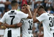 Nejzářivější hvězda Juventusu poprvé na nové adrese selhala, ale i tak je nedaleko magické hranici