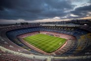 Barcelonské hospodaření vzorové není, na Camp Nou dluží za Coutinha i Vidala. Kolik milionů eur je třeba splatit?