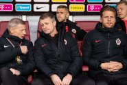 Může Slavia v luxusní pozici přijít o titul, když je Plzeň z formy a Sparta kvůli tragickému podzimu daleko?