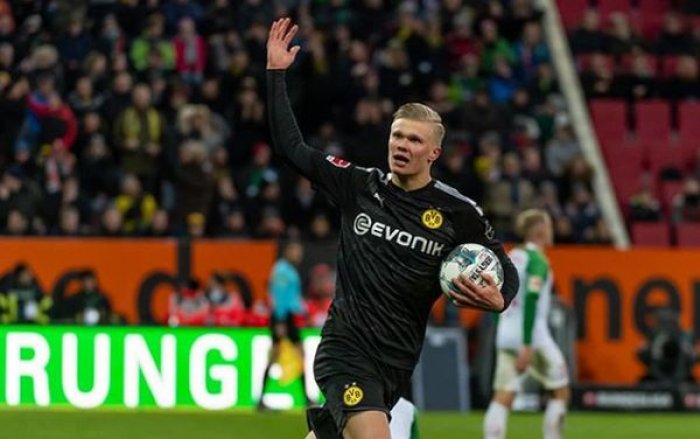Zázračné norské dítě krotí po debutu euforii: Však mě Dortmund kupoval, abych góly střílel