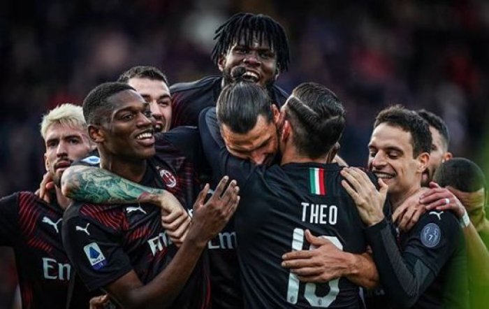 Ibrahimovič může hrát za AC Milán klidně ještě další tři roky, odhaduje Vieri
