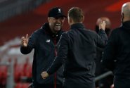 Liverpool oslavil titul skvostným duelem proti Chelsea, West Ham má jistou záchranu