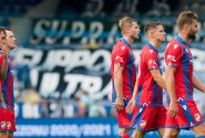 Plzeň dostala nařezáno na Slovácku, vršovické derby ovládla Slavia