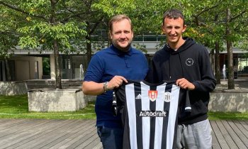 Dynamo se se Slavií konečně dohodlo na přestupu mladého esa, Valenta podepsal tříletou smlouvu