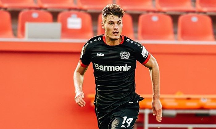 Schick se trefil hned v debutu za Leverkusen. Na první gól mu stačila půlhodina
