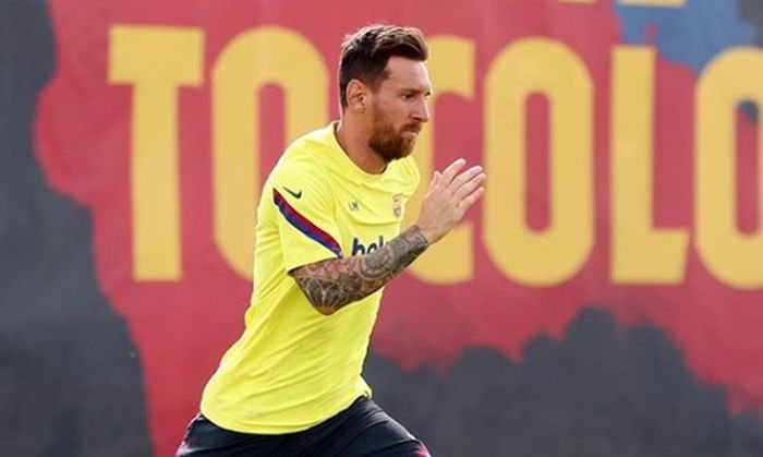 Pouze čtyři hráči Barcelony přistoupili na snížení platu. Jak na tom byl Messi?