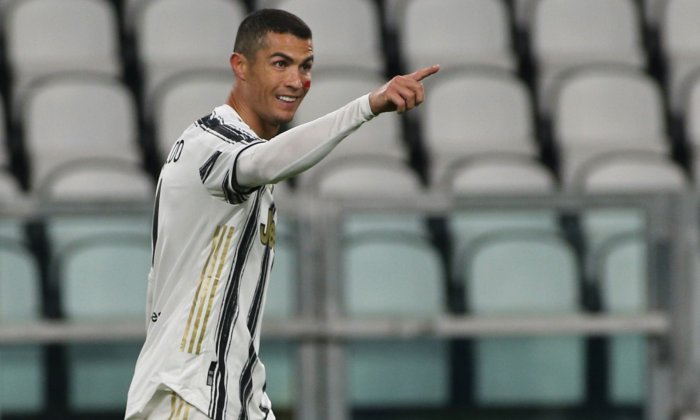 Ronaldo předčil Messiho. Dortmund má nejmladšího hráče a v Paříži se řešil rasismus