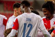 Slavia slaví po titulu i zisk domácího poháru, Plzeň srazil na kolena Sima