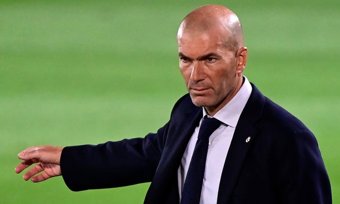 Největší trenérská jména bez smluv? Expert na LM Zidane či temperamentní Conte