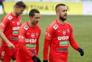 Brno vyrabovalo matnou Opavu, Plzeň zabrala na Baníku, Slavia neměla problém s Jabloncem