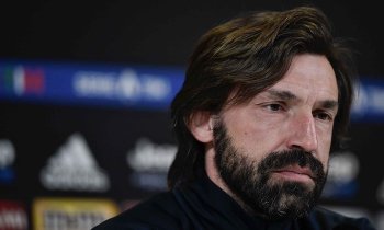 Z pozice hlavního trenéra Juventusu do sestupových vod Serie B. Pirlovi po protestech hrozí, že přijde v Sampdorii o práci