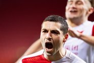 Slavia ovládla po trefách Holeše a Tecla derby se Spartou, Zbrojovka loupila na půdě Budějovic