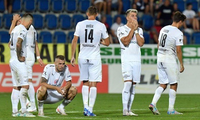 Ach, ty penalty! Slovácko napodobilo Anglii a v Evropě končí, jediný gól Moravanů za 210 minut vstřelil maratónec Daníček