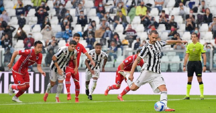 Římské derby ovládlo Lazio. Juventus se dostává zpět do pohody a Barák přispěl třetím gólem k bodu pro Veronu