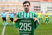 Jsem přesvědčený, že na ligu ještě mám, hlásí Jindřišek, který už několik let odmítá vábení legendárního Panenky...