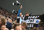 Newcastle zvažuje nákup osmnáctiletého teenagera za 176 milionů liber