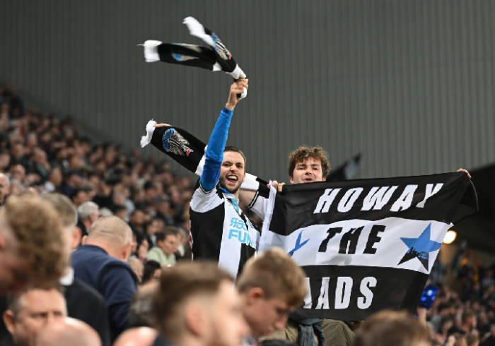 Newcastle zvažuje nákup osmnáctiletého teenagera za 176 milionů liber