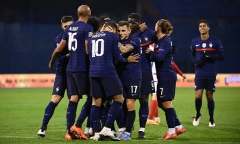 Do čtvrtfinále mistrovství světa postupují Francouzi, Mbappé dvěma góly sestřelil Polsko