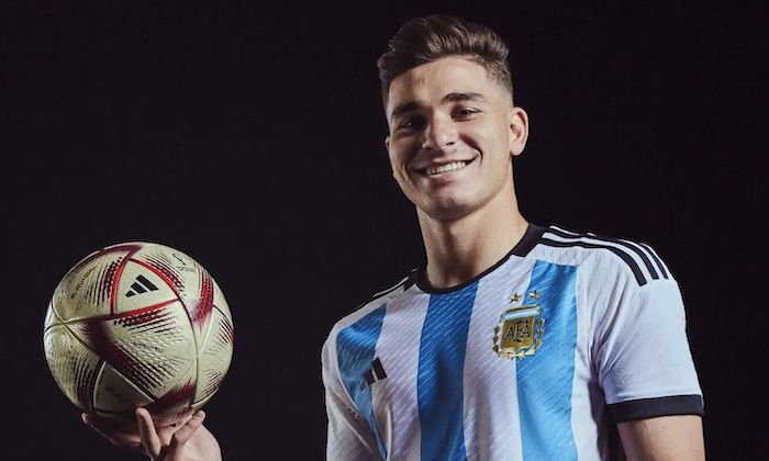 Álvarez korunním princem argentinského fotbalu? Je nejmladším hráčem historie se dvěma góly v semifinále