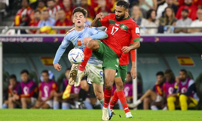 Španělské penaltové fiasko poslalo do čtvrtfinále Maroko, Portugalci smetli Švýcary šesti góly!