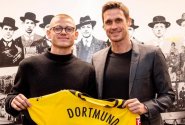 Hummels, Süle a spol. vítají v Signal Iduna Parku nového defenzivního kolegu. Dortmund za něj vysázel 120 milionů
