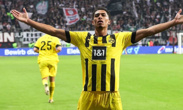 Borussia Dortmund v souboji o přední příčky Bundesligy přehrála Lipsko 2:1. Rozhodující náskok vytvořili před předstávkou Reus s Canem