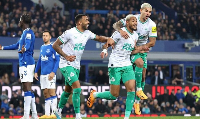 Review: Everton - Newcastle. Toffees na dně tabulky si koledují o pořádný průšvih