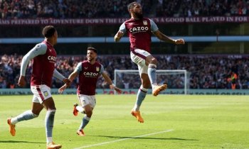 Review: Aston Villa - Tottenham. Villans si v domácím duelu vyskočili na Spurs