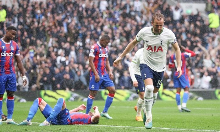 Review: Tottenham - Crystal Palace. Kane vyvedl Kohouty z výsledkové krize
