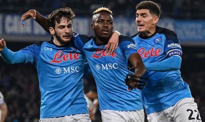 Il Napoli ha iniziato la sua difesa del titolo con una vittoria a Frosinone