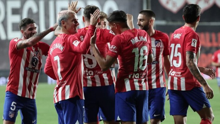 Gólové hody ve Villarrealu rozhodl Lewandowski, Atlético rozdrtilo Vallecano
