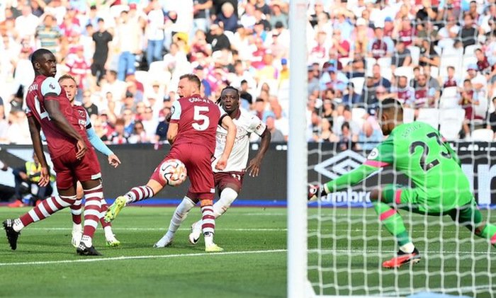 Review: West Ham - Manchester City. Kladiváři se dostali do vedení, ale Citizens ve druhé půli dominovali