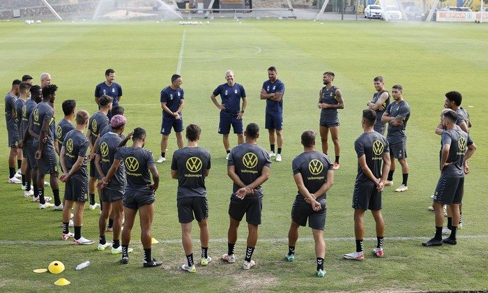Patnáct hráčů Las Palmas se ztratilo na letišti a zmeškalo linku do Sevilly. Klub byl nucen vyslat soukromý tryskáč