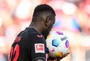 Rána pro Leverkusen. Nejlepší střelec Bayeru Boniface se před mistrovstvím Afriky zranil