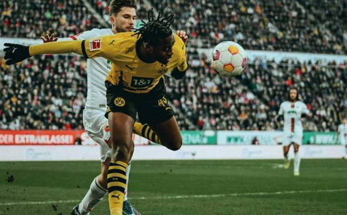 Bundesligové trápení Dortmundu pokračuje, na lídra ztrácí deset bodů. Lipsko se prostřílelo na třetí místo