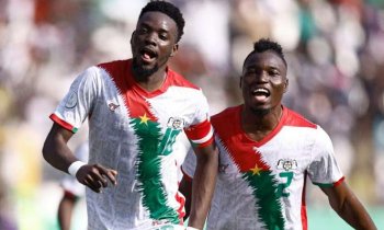Traoré urval výhru pro Burkinu Faso v nastavení, Namibie šokovala historickým triumfem nad Tuniskem