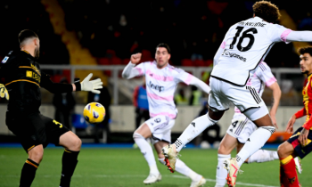 Rozjetý Vlahovič prolomil obranu Lecce a poslal Juventus do čela ligy