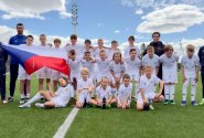 Jednadvacet talentů z Česka a Slovenska trénovalo blízko hvězd v Realu Madrid, slavily s nimi titul